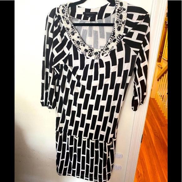 BCBG black&white patterned dress w/ Pearl accents - Picture 1 of 4